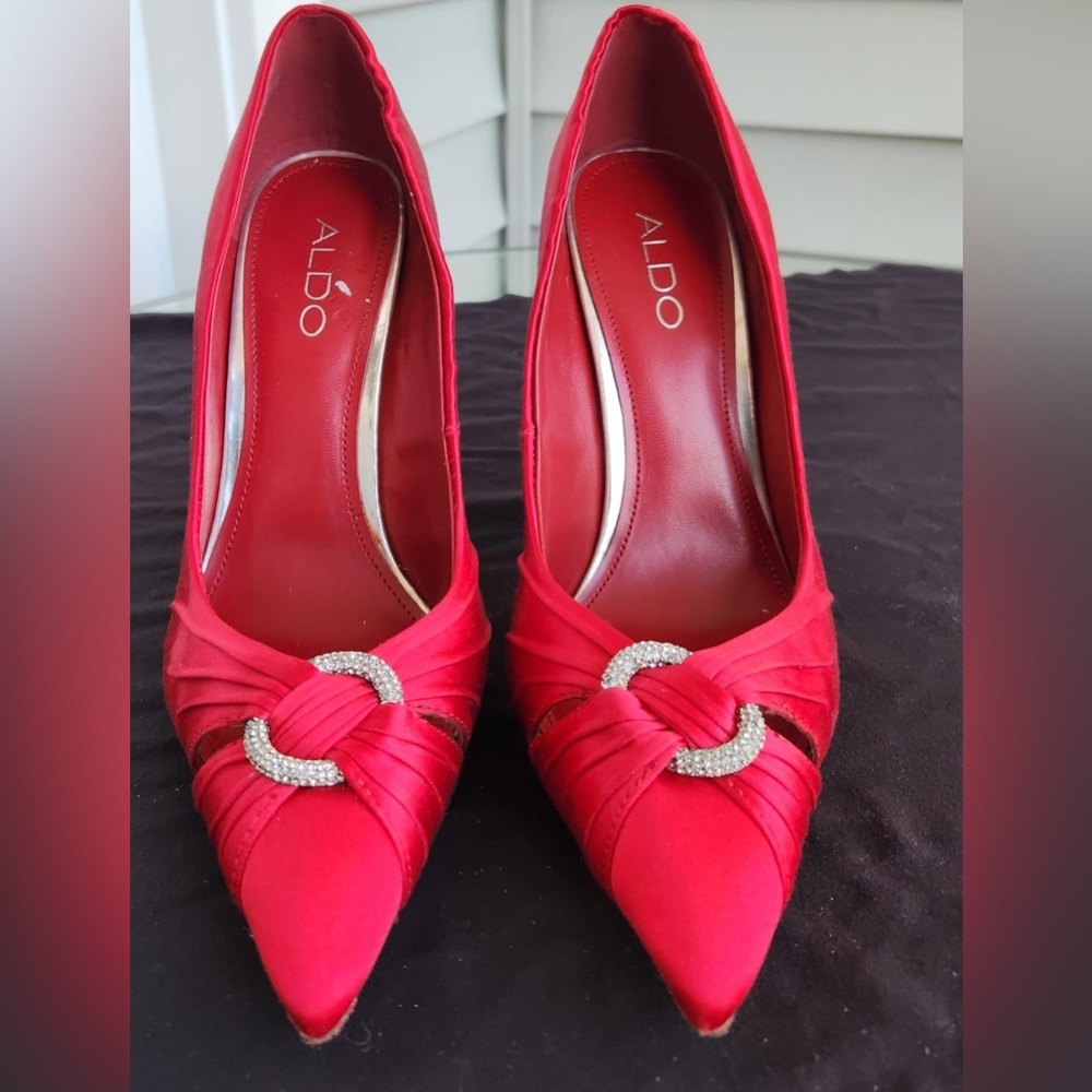 Red Aldo size 37 heels